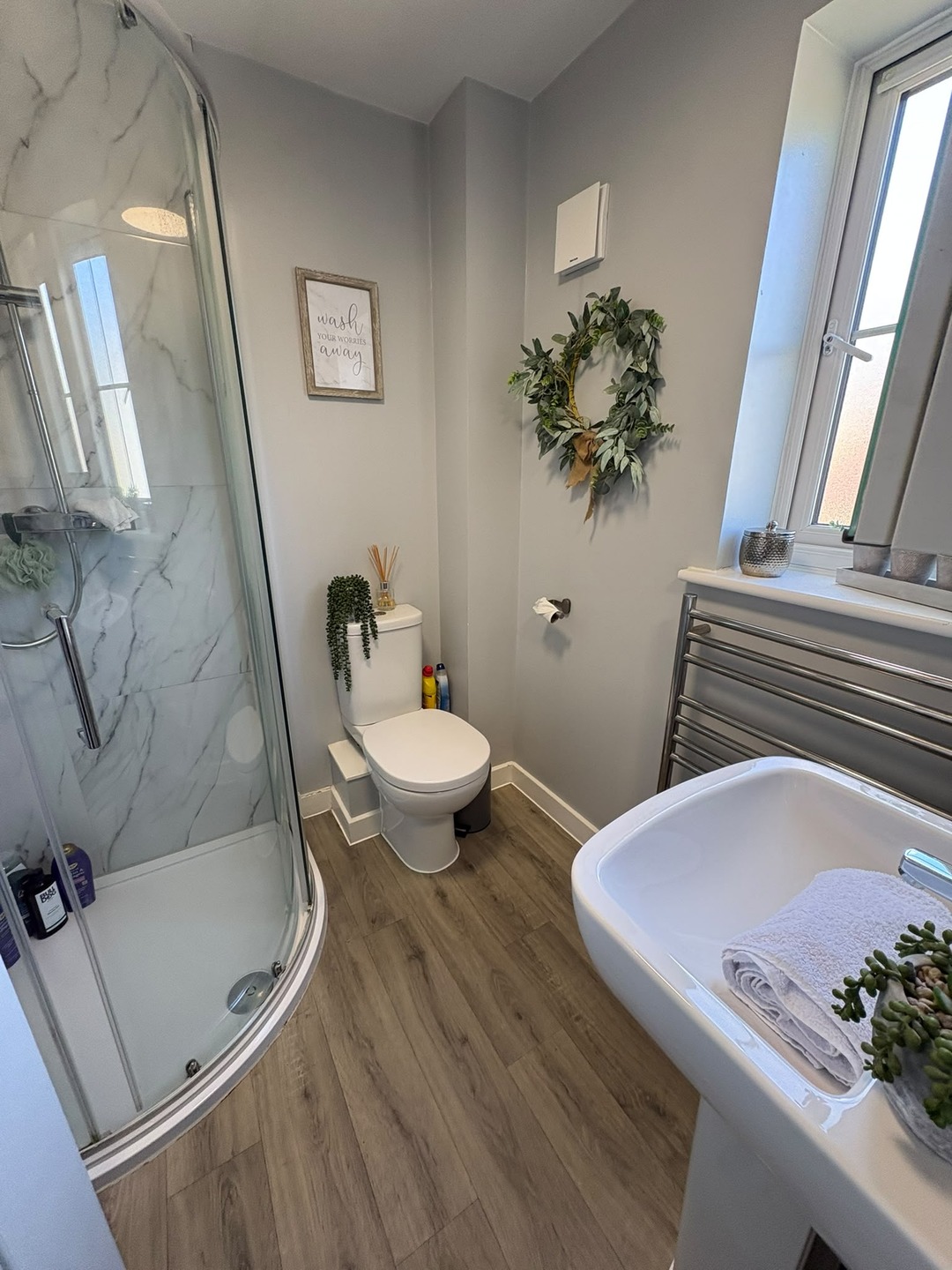 A bathroom cleaned by Little Kel’s